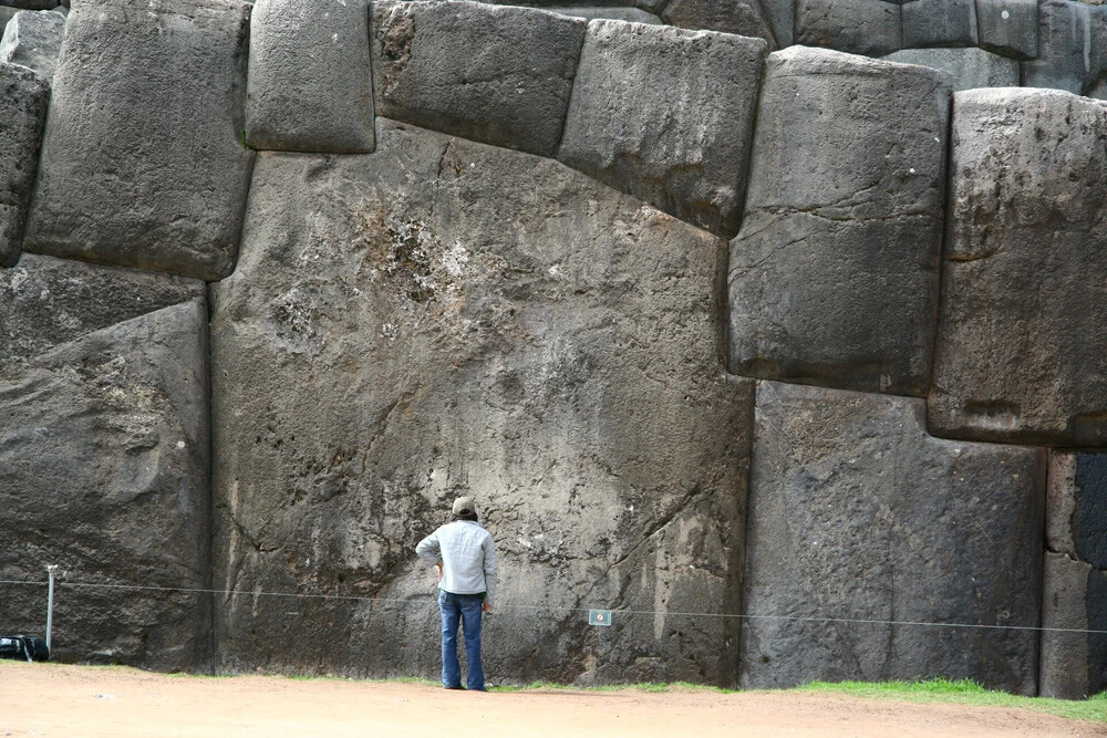 cuzco7-1 Il mistero delle incredibili mura megalitiche di Cusco e Sacsayhuaman in Perù