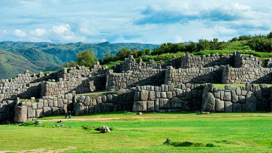 sacsayhuaman-es-una-de Il mistero delle incredibili mura megalitiche di Cusco e Sacsayhuaman in Perù