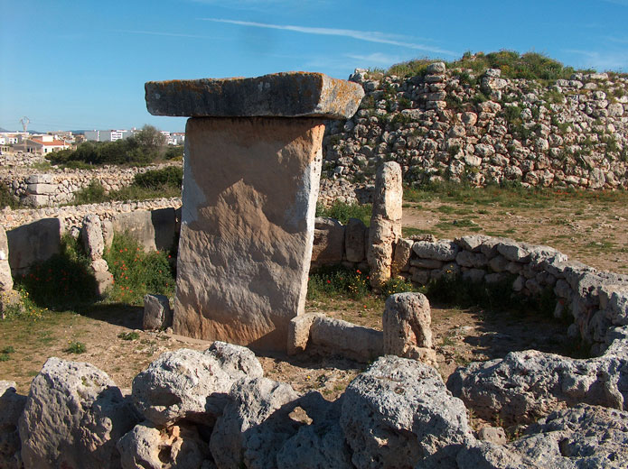 344imgpub Le Taulas a Forma di T di Minorca: Un Patrimonio Archeologico Unico