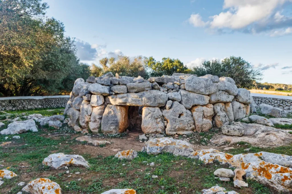 IMG_1767-Editar-Editar-scaled-1-1024x683 Le Taulas a Forma di T di Minorca: Un Patrimonio Archeologico Unico